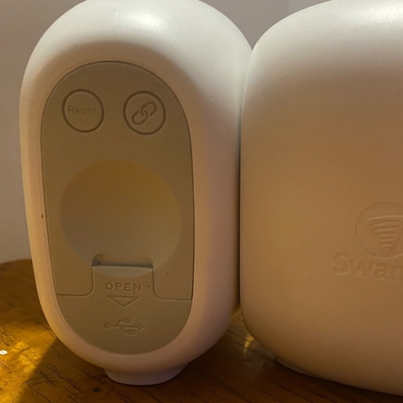 ⚡️Pair of Swann SWIFI magnetic security cameras with rechargeable batteries.⚡️ - Picture 7 of 7